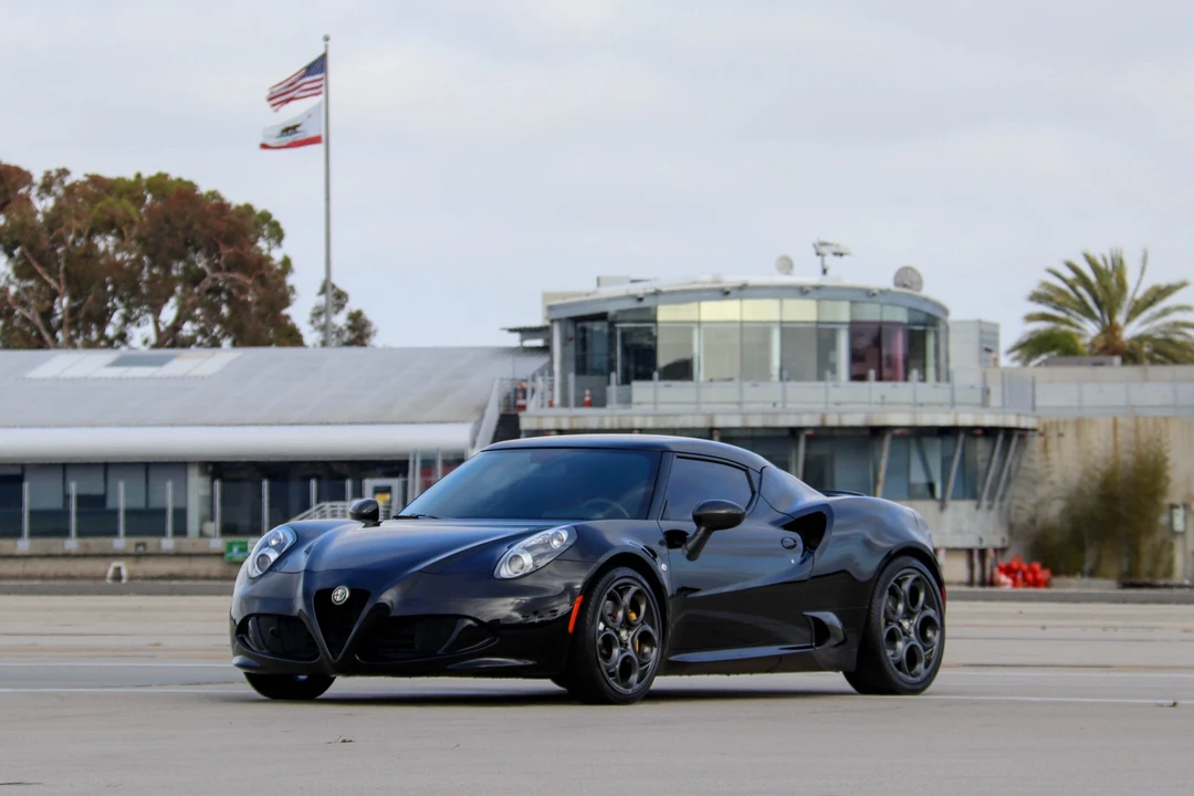 2015 Alfa Romeo 4C Coupe - Image 3 of 31