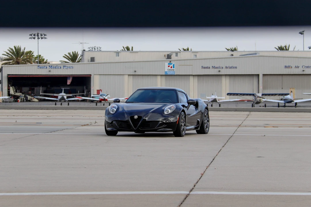 2015 Alfa Romeo 4C Coupe - Image 26 of 31