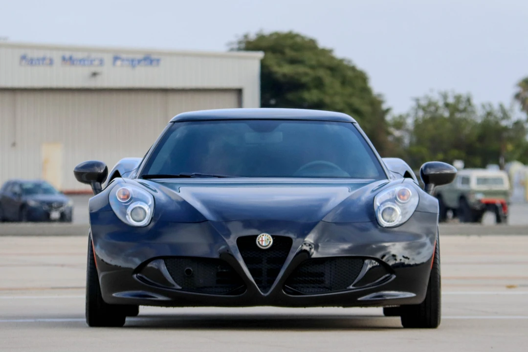 2015 Alfa Romeo 4C Coupe - Image 25 of 31