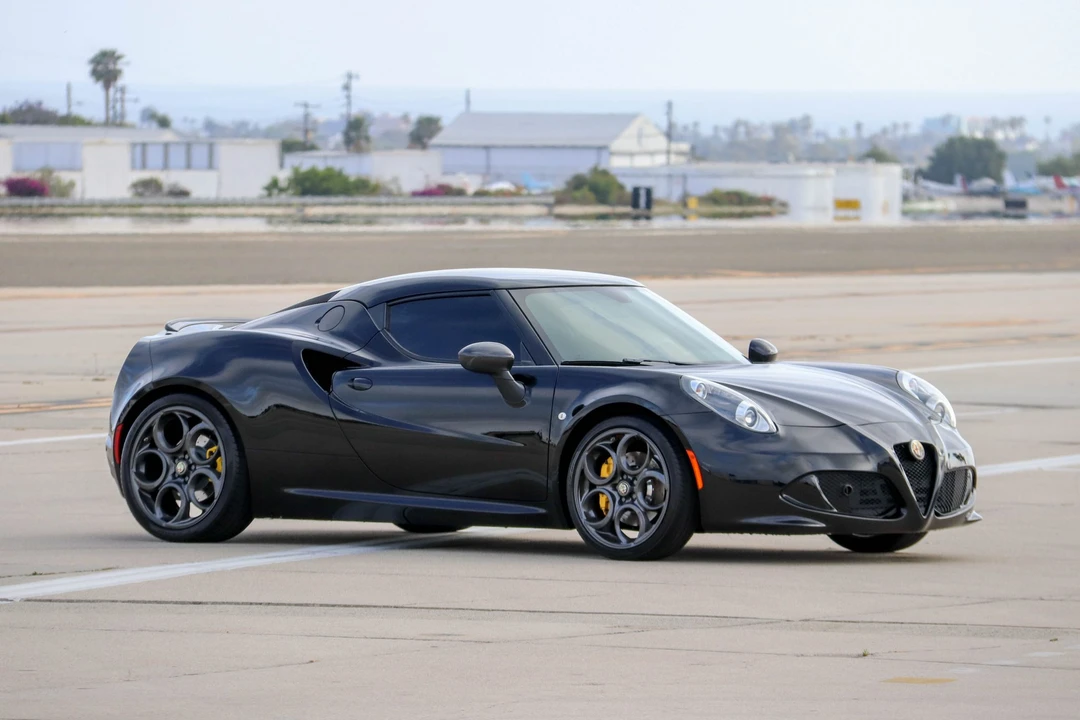 2015 Alfa Romeo 4C Coupe - Image 23 of 31