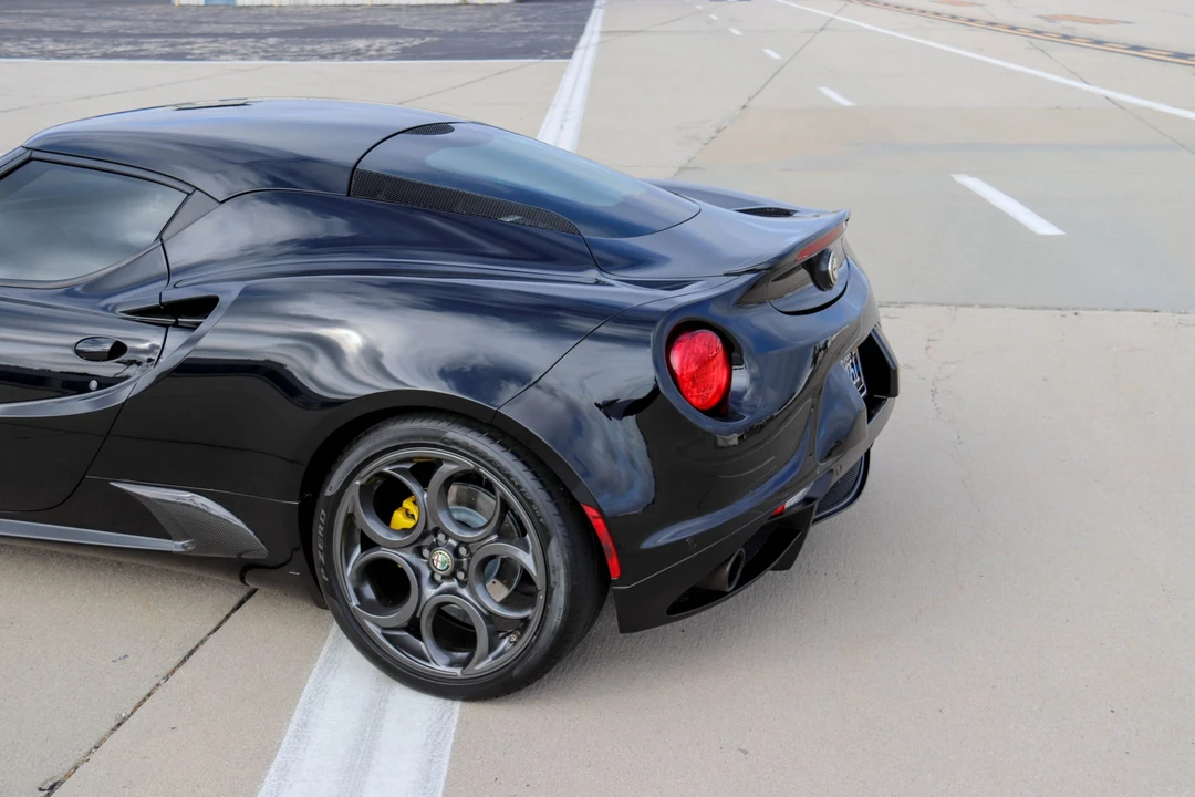 2015 Alfa Romeo 4C Coupe - Image 30 of 31