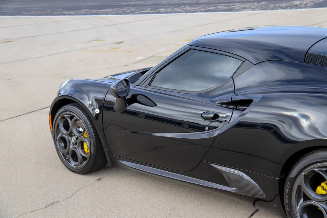2015 Alfa Romeo 4C Coupe - Image 28 of 31