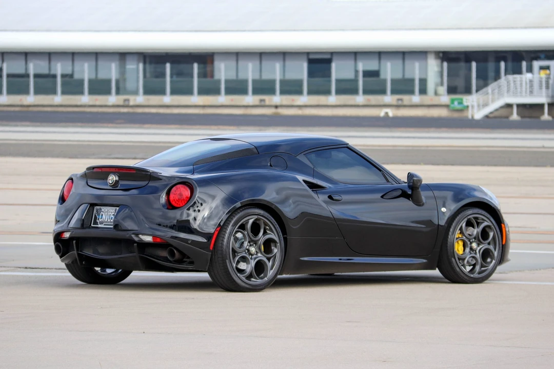2015 Alfa Romeo 4C Coupe - Image 17 of 31