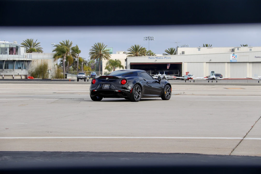 2015 Alfa Romeo 4C Coupe - Image 27 of 31