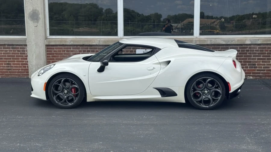 2015 Alfa Romeo 4C Coupe - Image 2 of 10