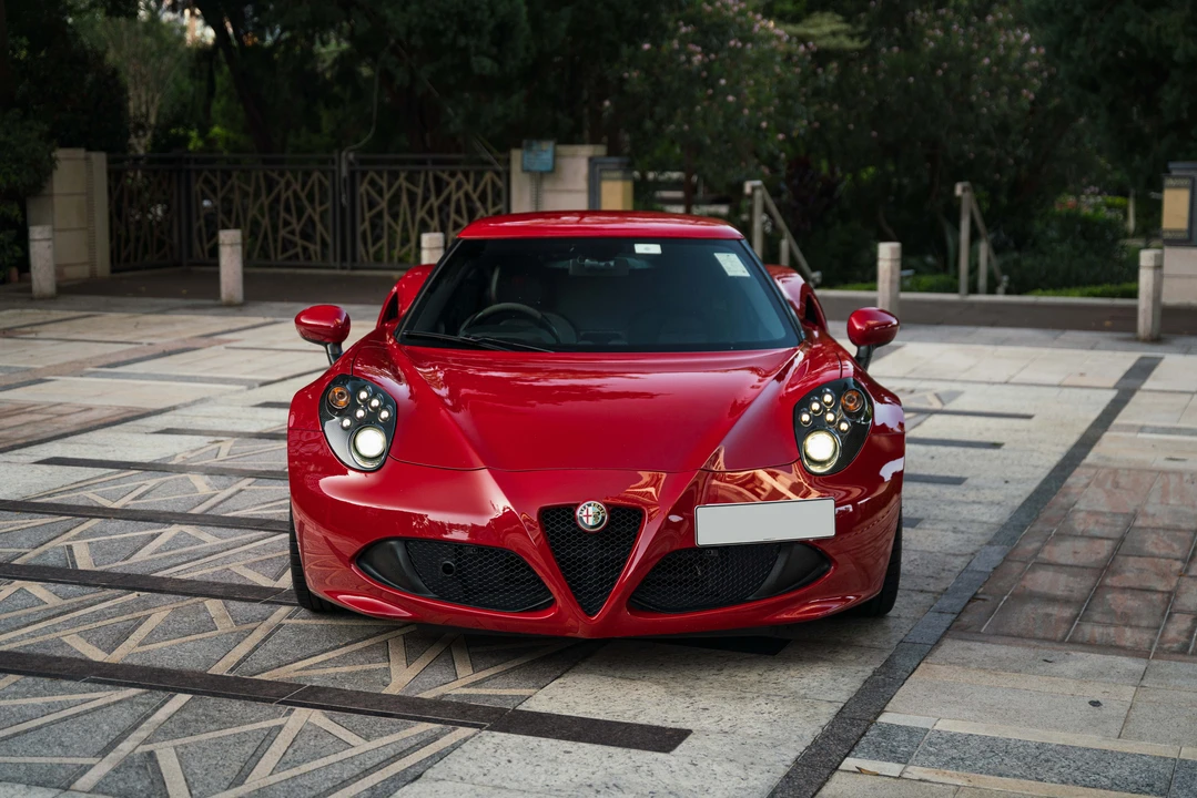 2015 Alfa Romeo 4C Coupe - Image 2 of 31