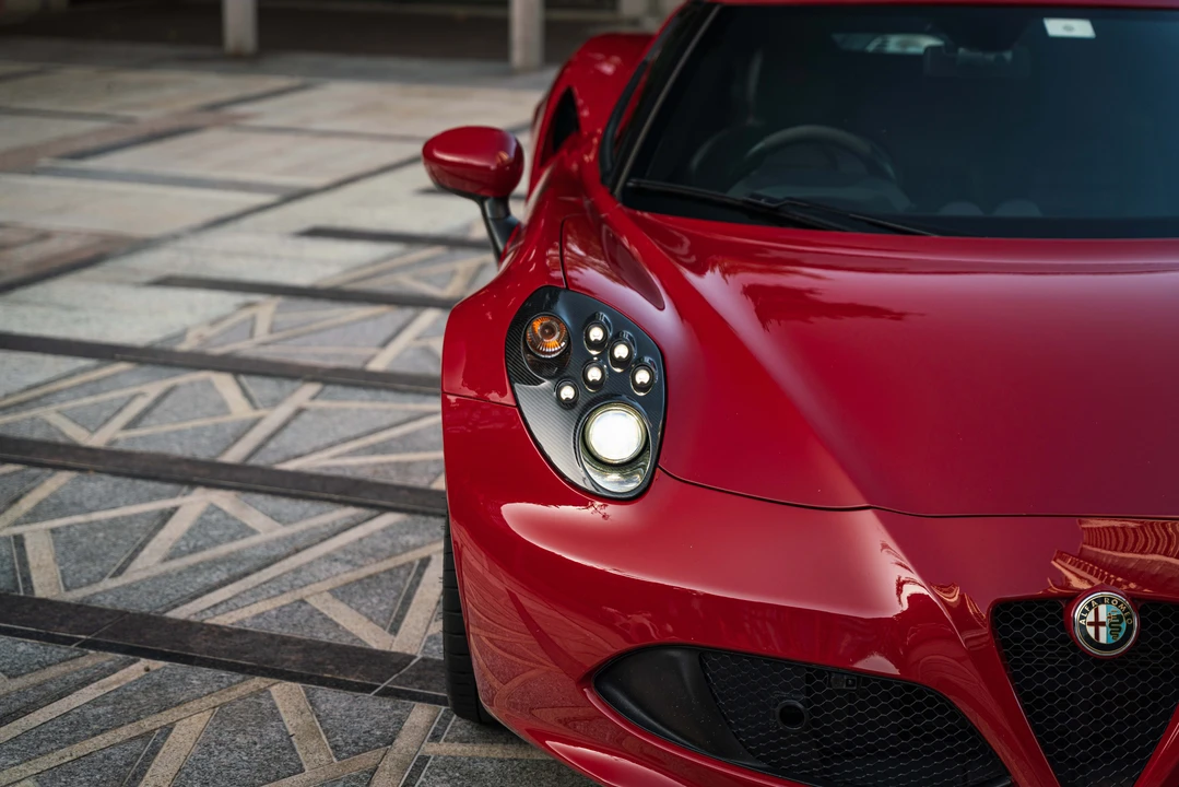 2015 Alfa Romeo 4C Coupe - Image 15 of 31