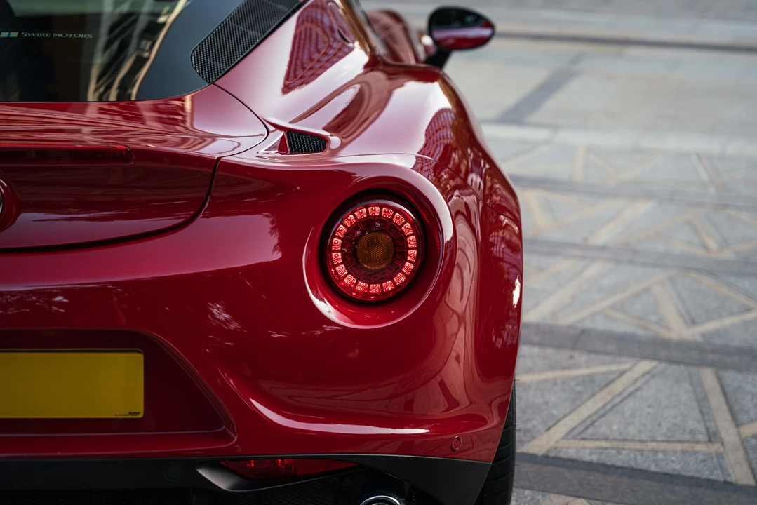 2015 Alfa Romeo 4C Coupe - Image 19 of 31