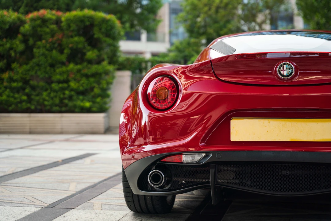 2015 Alfa Romeo 4C Coupe - Image 27 of 31