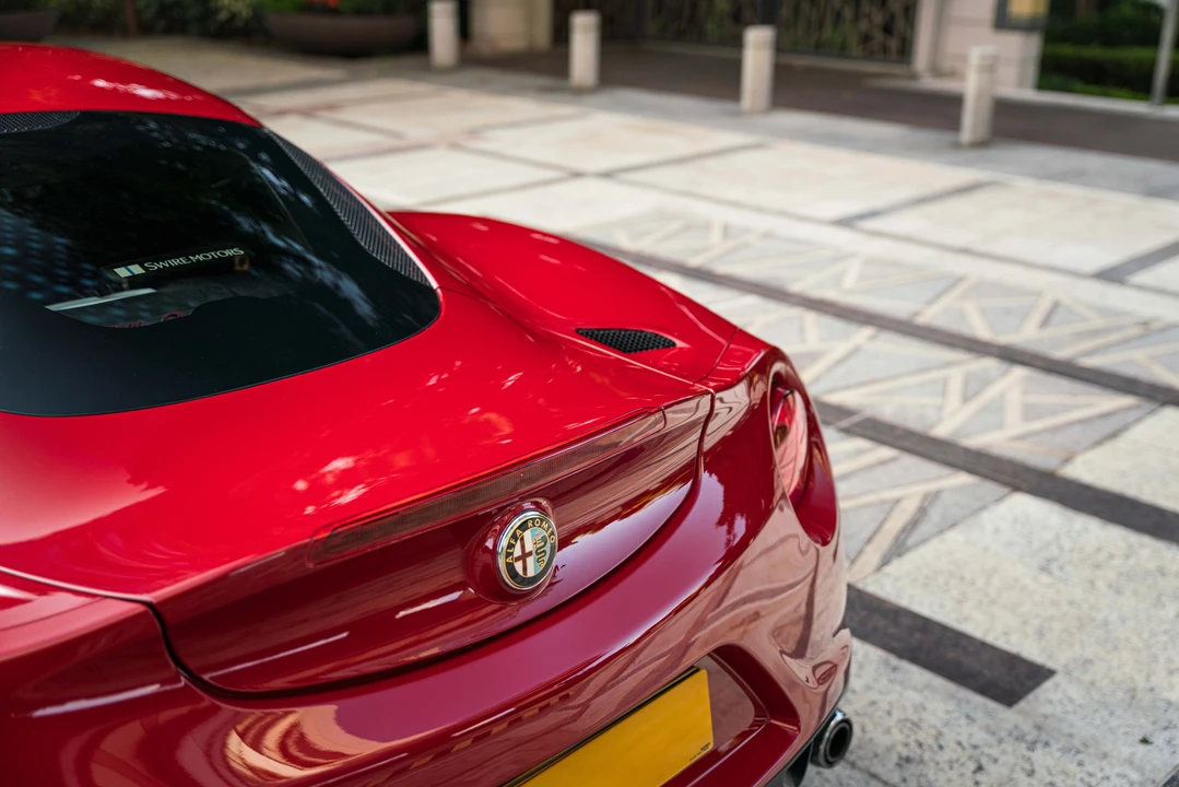 2015 Alfa Romeo 4C Coupe - Image 28 of 31