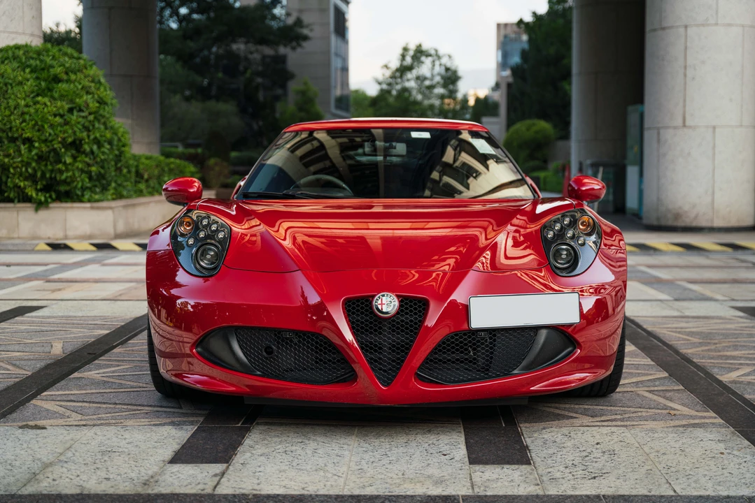 2015 Alfa Romeo 4C Coupe - Image 9 of 31