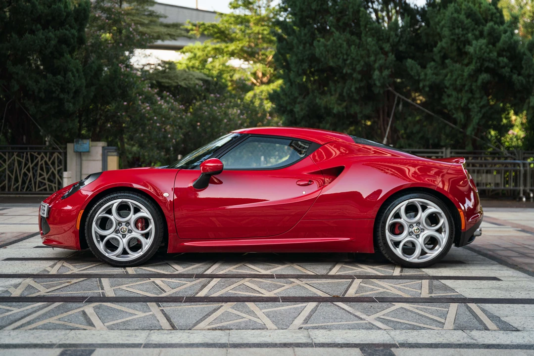 2015 Alfa Romeo 4C Coupe - Image 7 of 31