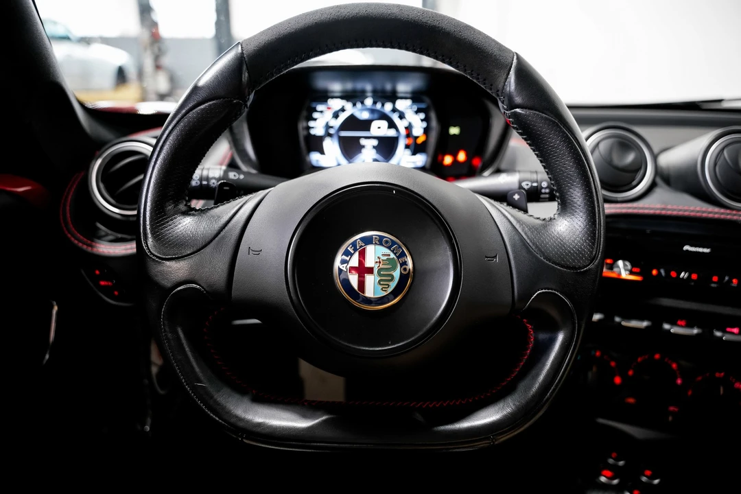 2015 Alfa Romeo 4C Coupe - Image 10 of 21