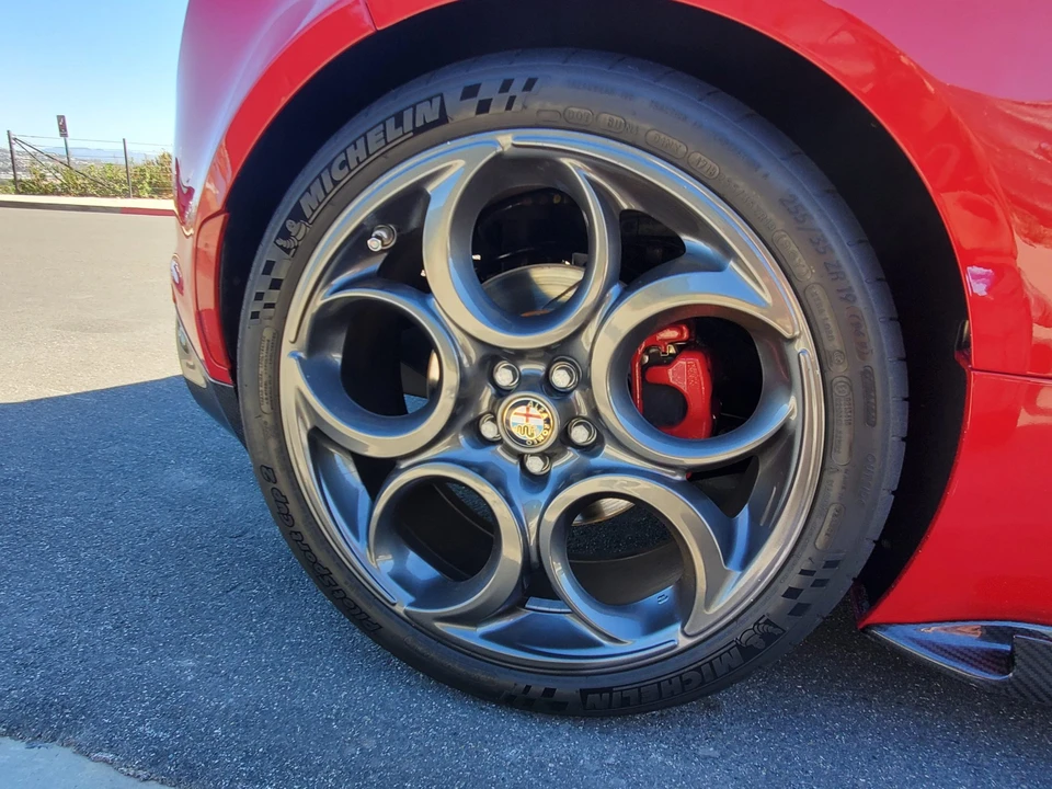 2015 Alfa Romeo 4C Coupe - Image 28 of 31
