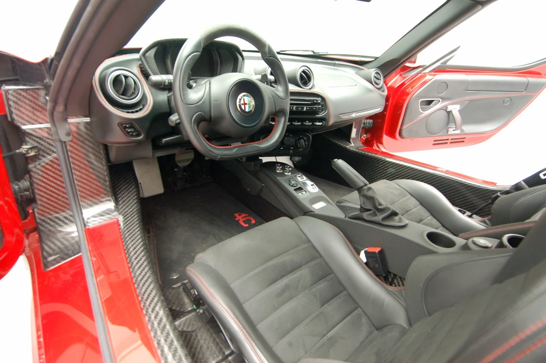 2015 Alfa Romeo 4C Coupe - Image 29 of 31