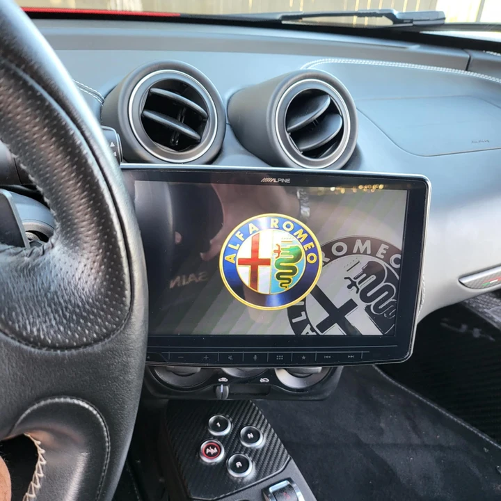 2015 Alfa Romeo 4C Coupe - Image 28 of 31