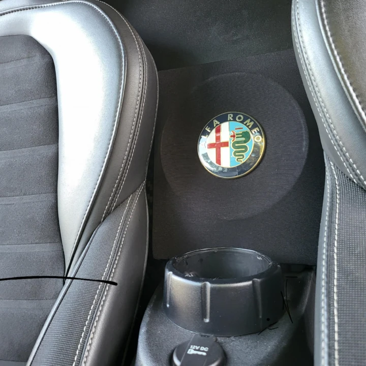 2015 Alfa Romeo 4C Coupe - Image 29 of 31