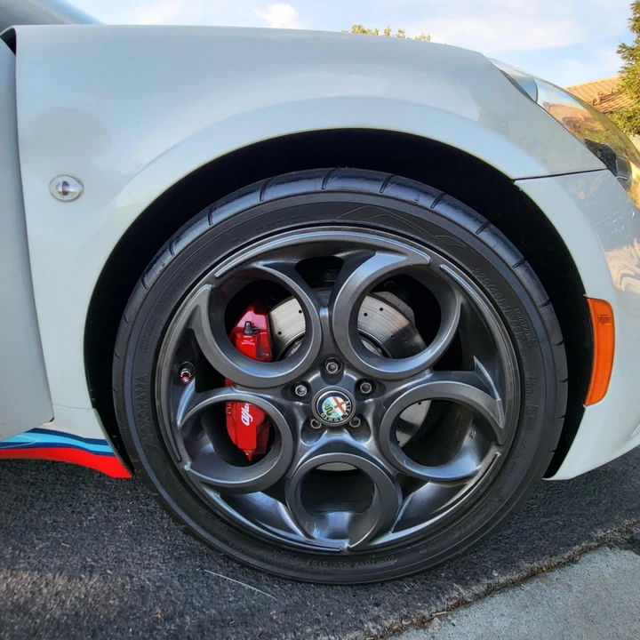 2015 Alfa Romeo 4C Coupe - Image 25 of 31