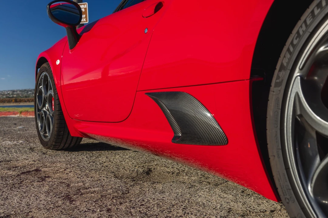 2015 Alfa Romeo 4C Coupe - Image 28 of 31