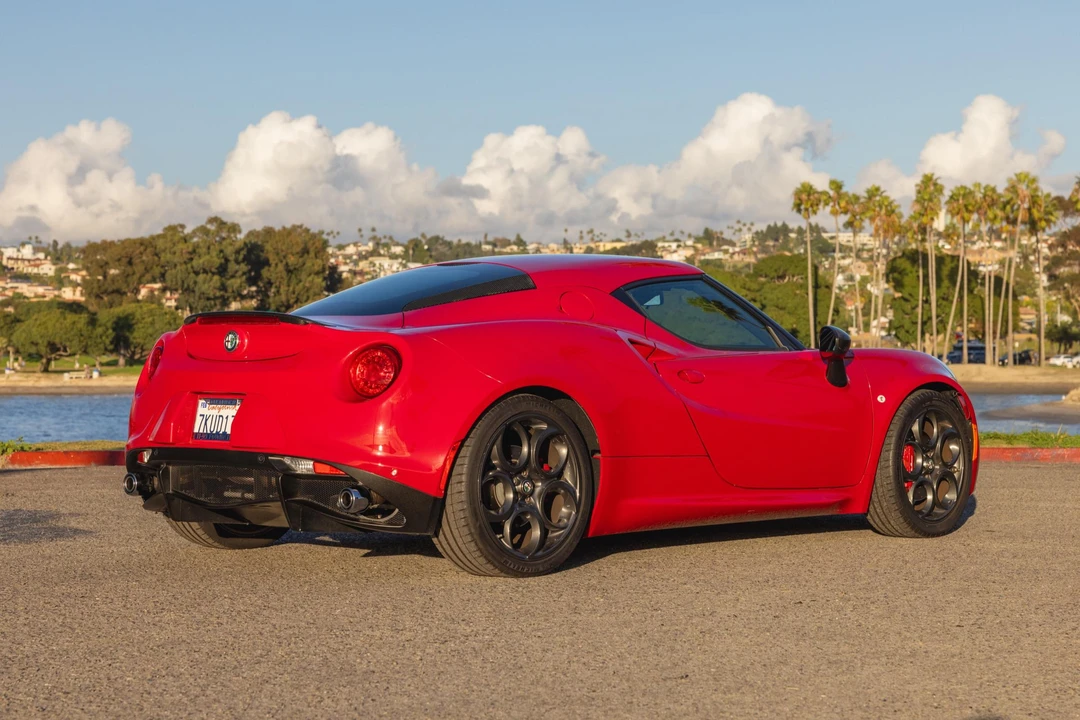 2015 Alfa Romeo 4C Coupe - Image 13 of 31