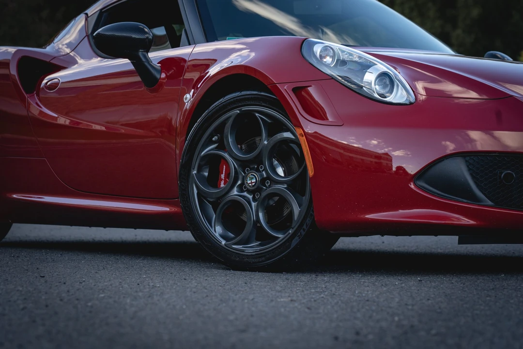 2015 Alfa Romeo 4C Coupe - Image 17 of 31