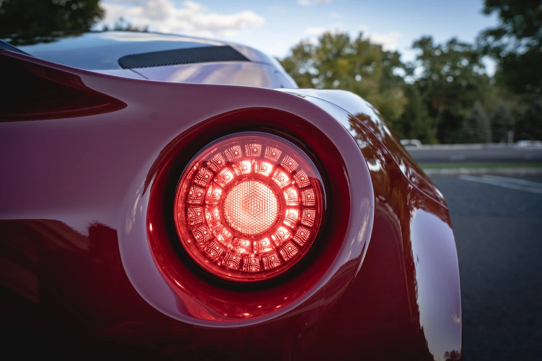 2015 Alfa Romeo 4C Coupe - Image 28 of 31