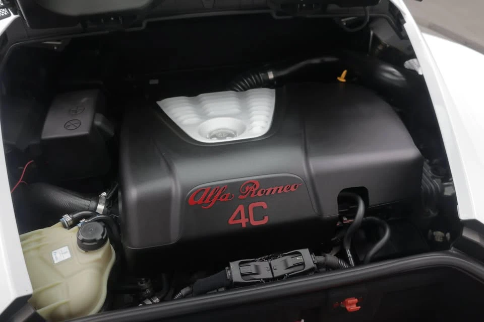 2015 Alfa Romeo 4C - Image 11 of 16