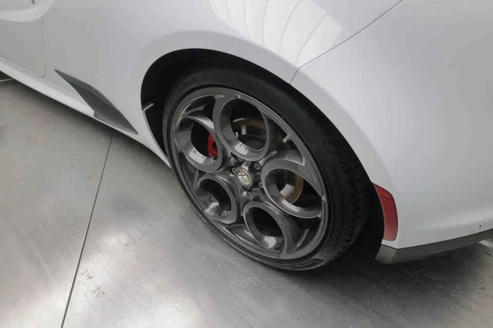 2015 Alfa Romeo 4C - Image 6 of 16