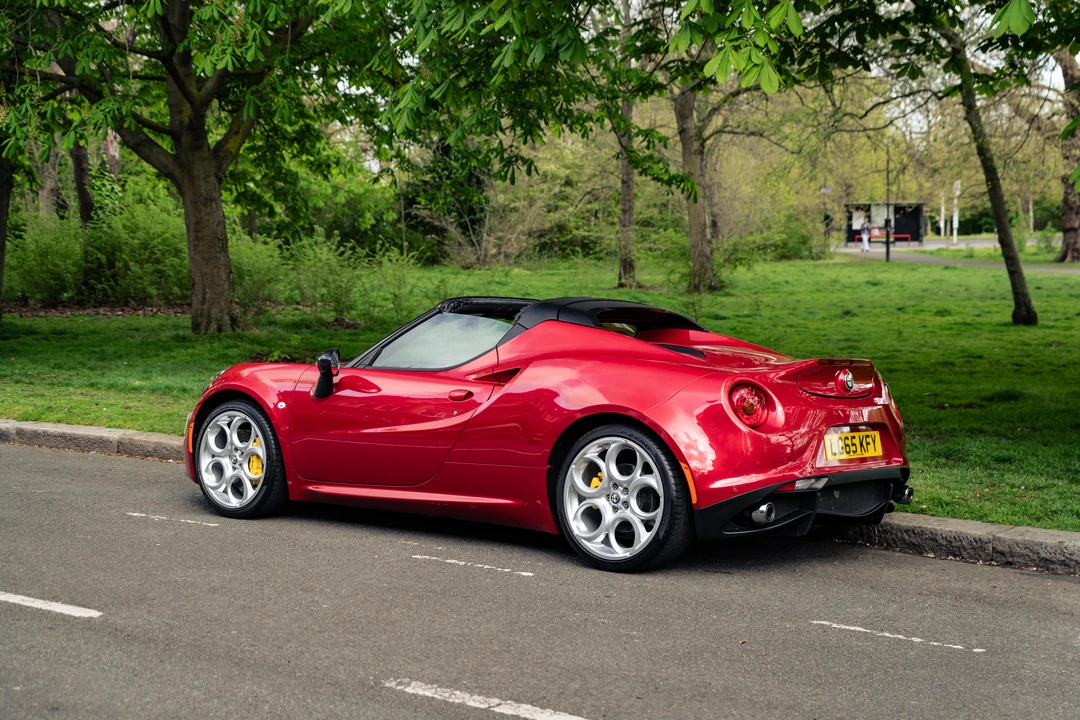 2015 Alfa Romeo 4C Spider - Image 5 of 31