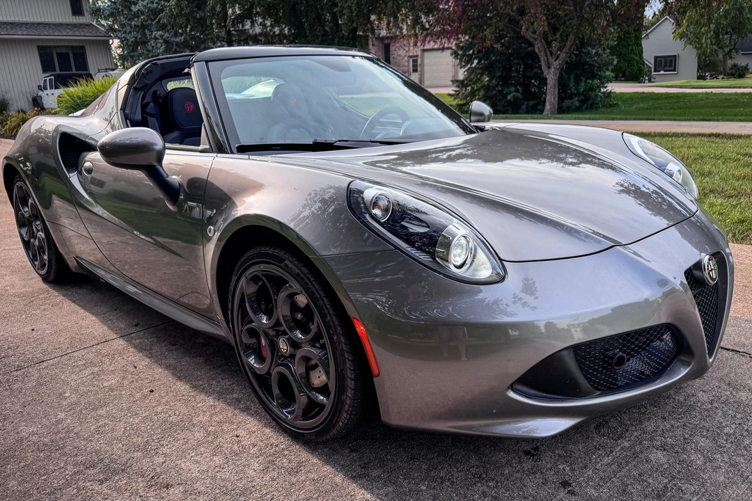 2015 Alfa Romeo 4C Spider - Image 2 of 31