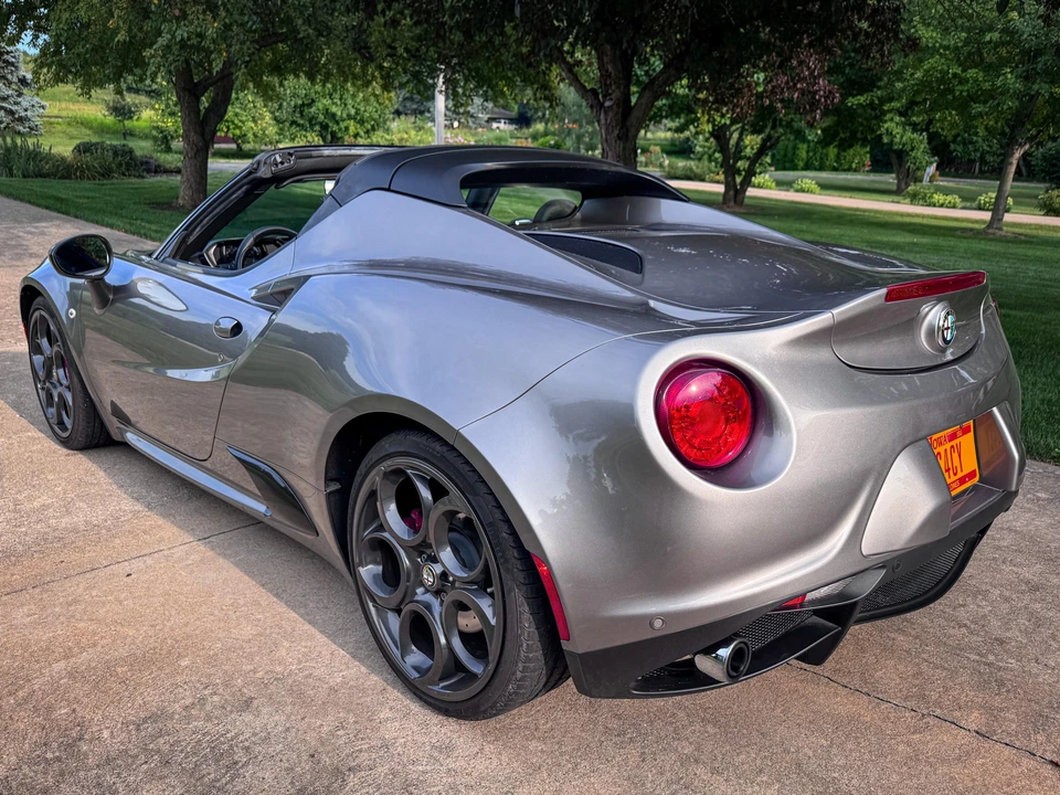 2015 Alfa Romeo 4C Spider - Image 7 of 31