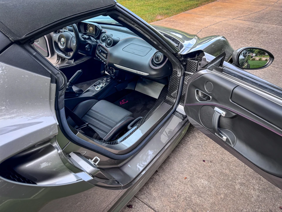 2015 Alfa Romeo 4C Spider - Image 30 of 31