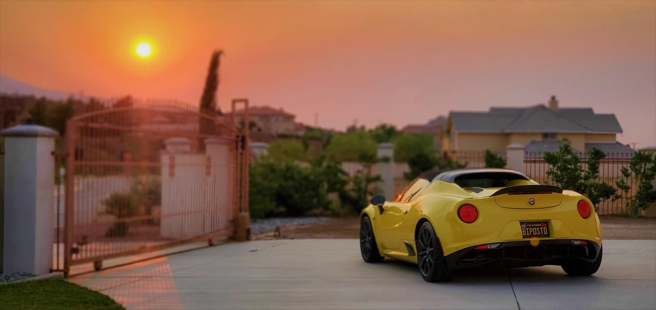 2015 Alfa Romeo 4C Spider - Image 12 of 31