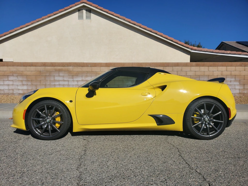 2015 Alfa Romeo 4C Spider - Image 9 of 31