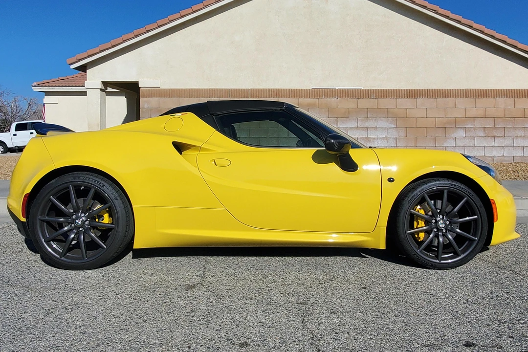 2015 Alfa Romeo 4C Spider - Image 3 of 31