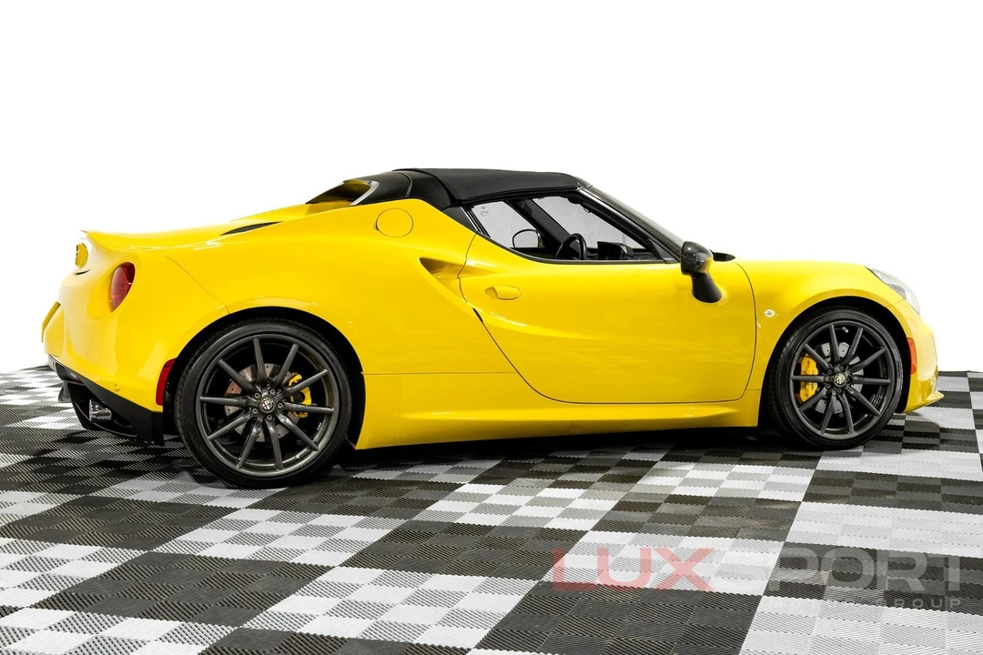 2015 Alfa Romeo 4C Spider - Image 7 of 31