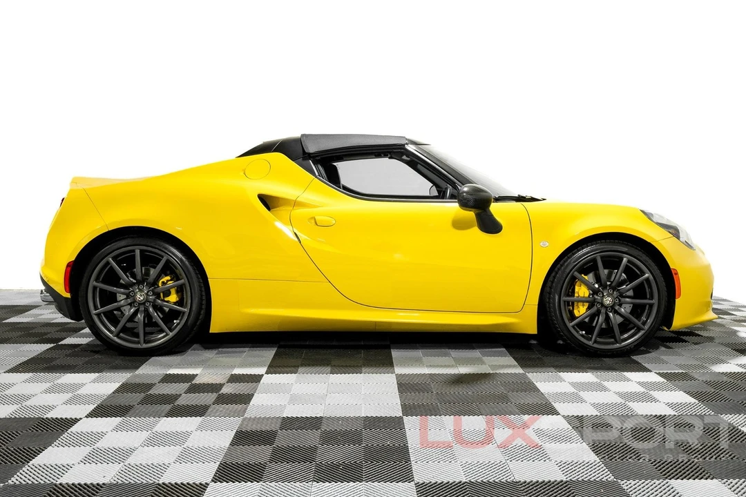 2015 Alfa Romeo 4C Spider - Image 8 of 31