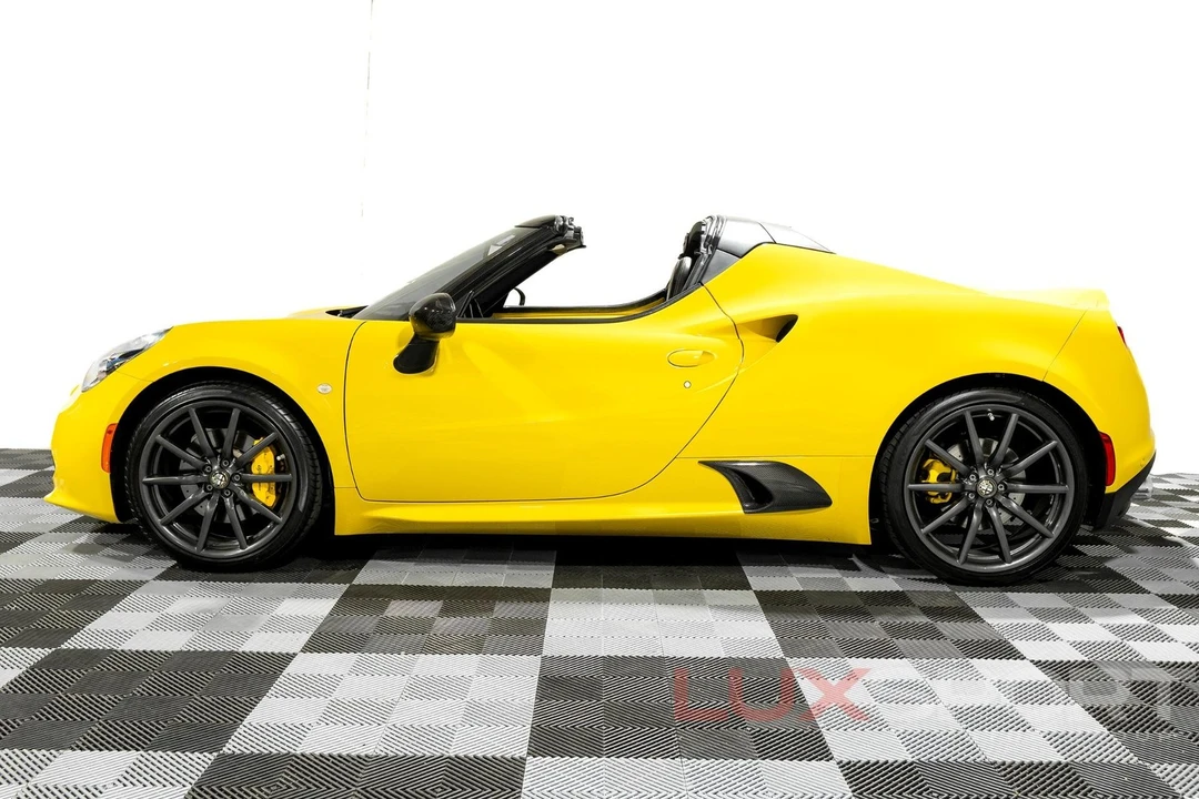 2015 Alfa Romeo 4C Spider - Image 2 of 31
