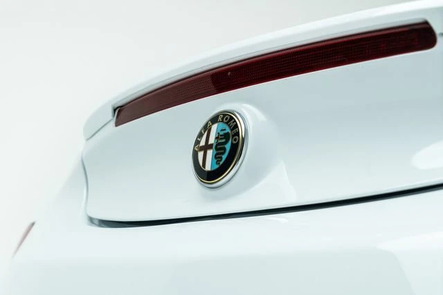 2015 Alfa Romeo 4C Coupe - Image 11 of 20