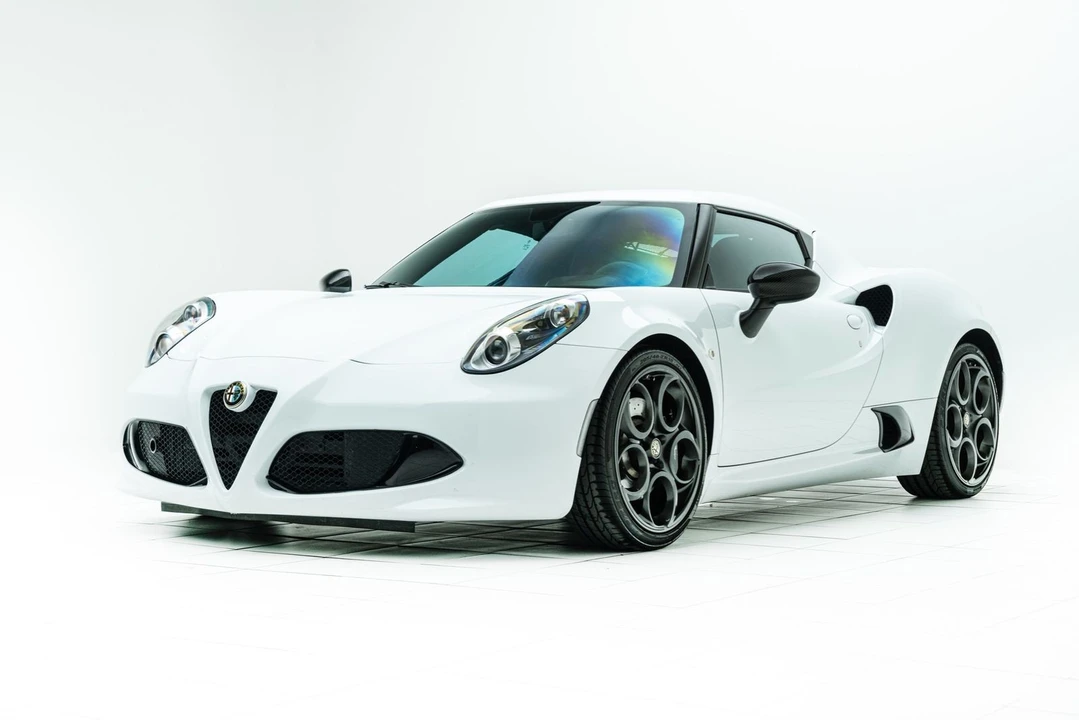 2015 Alfa Romeo 4C Coupe - Image 8 of 12