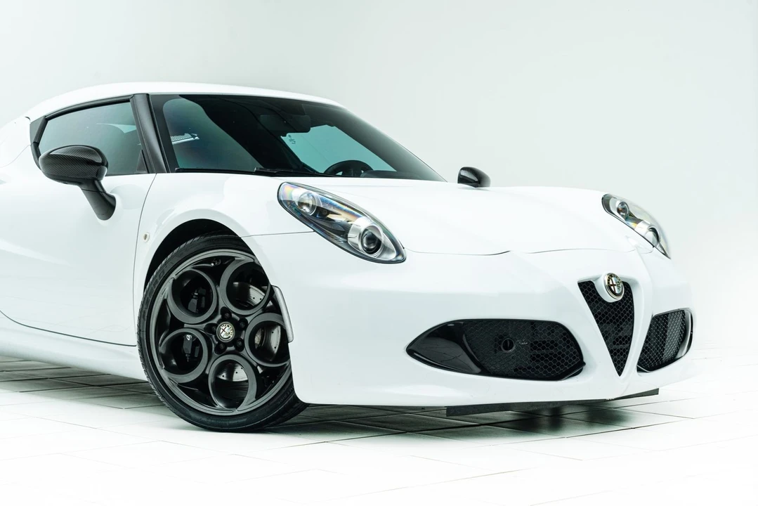 2015 Alfa Romeo 4C Coupe - Image 4 of 12