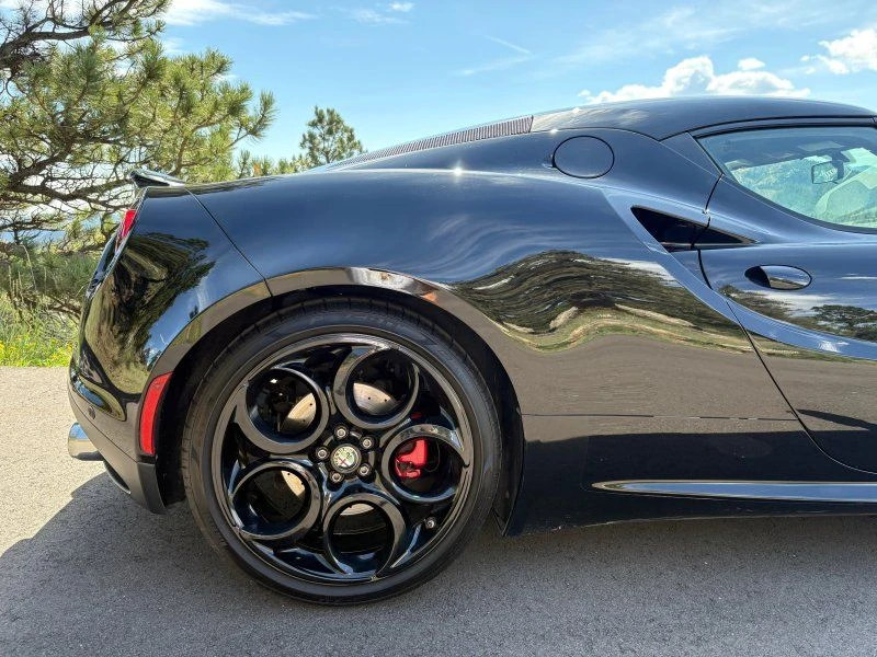 2015 Alfa Romeo 4C Coupe - Image 19 of 31