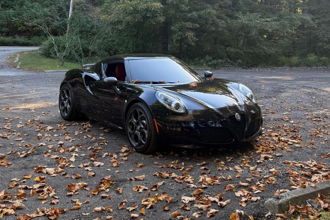 2015 Alfa Romeo 4C - Image 18 of 31