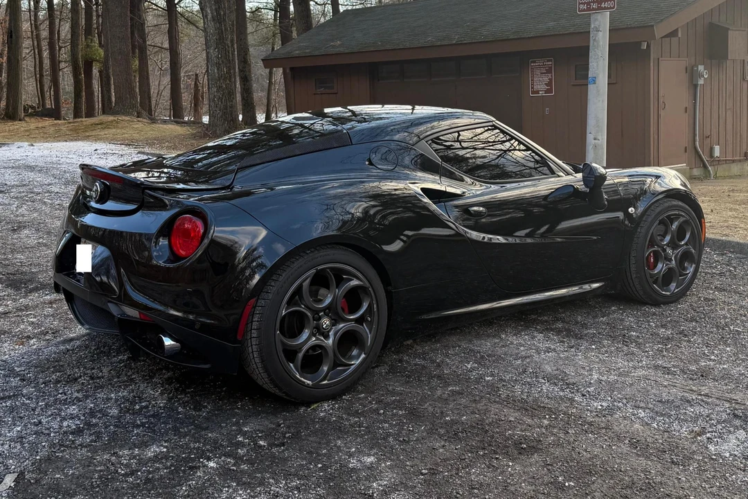2015 Alfa Romeo 4C - Image 4 of 31