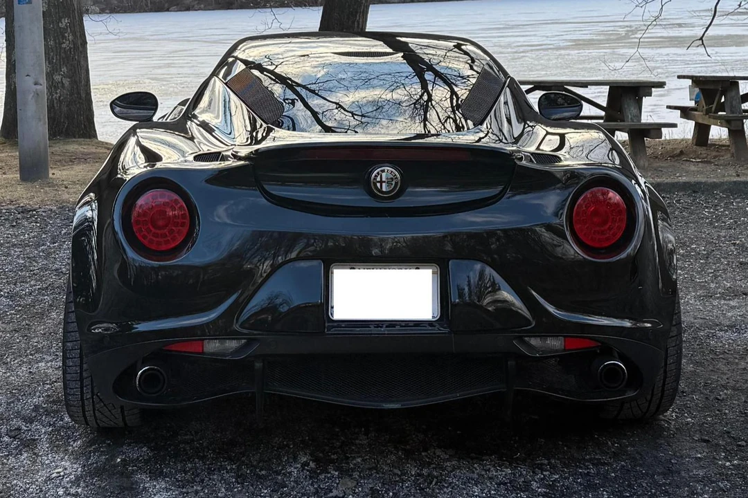 2015 Alfa Romeo 4C - Image 5 of 31