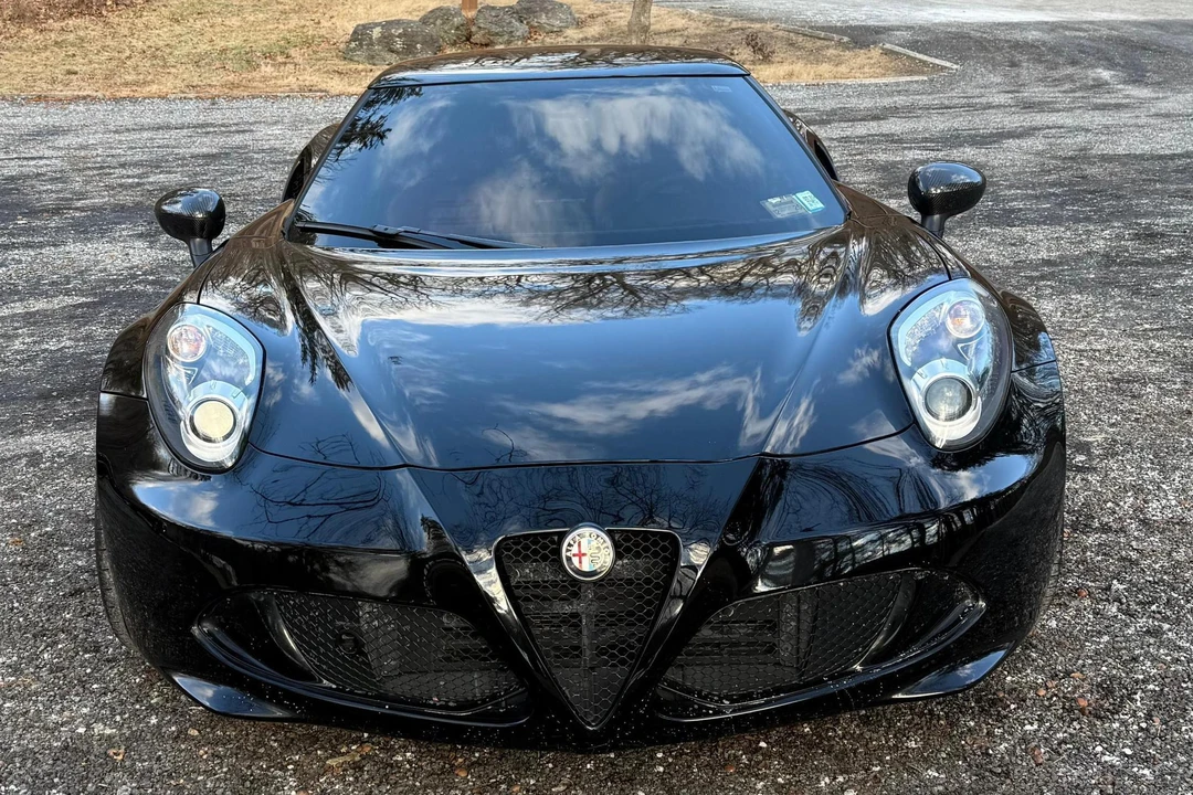 2015 Alfa Romeo 4C - Image 2 of 31