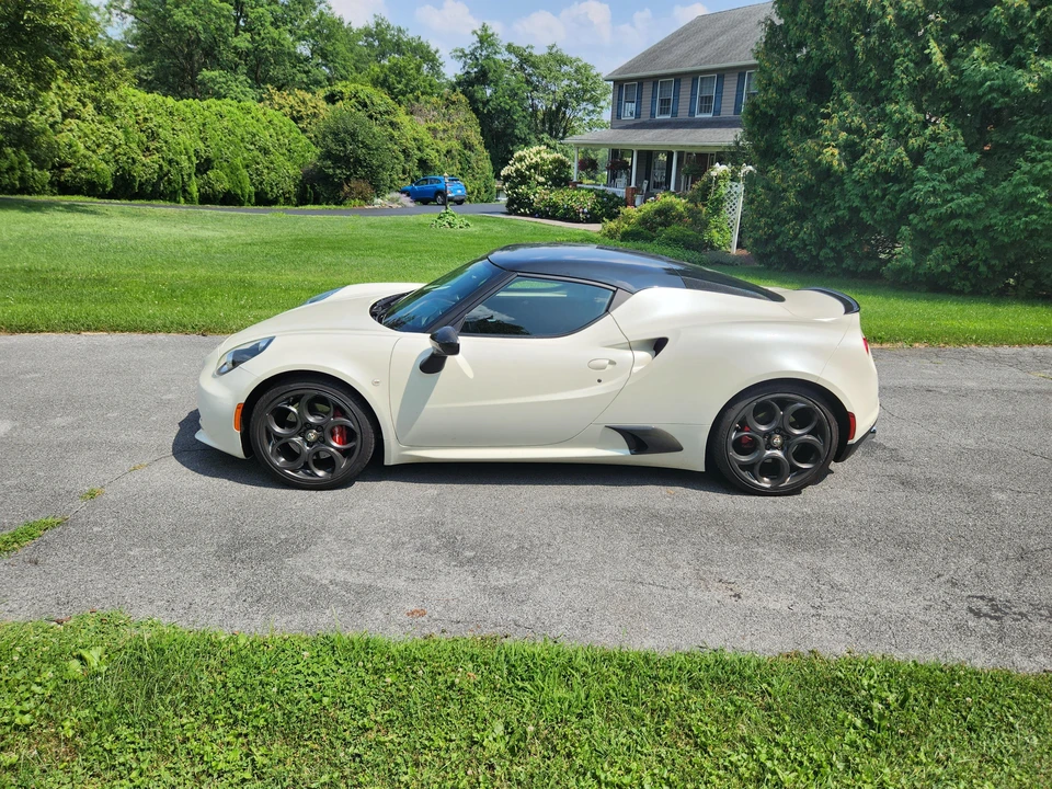 2015 Alfa Romeo 4C Coupe - Image 6 of 31