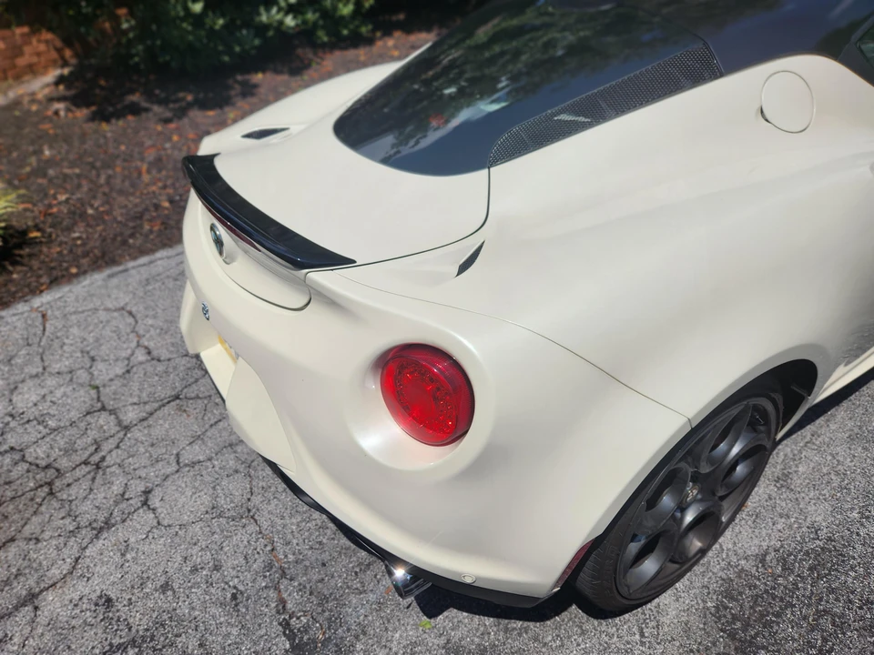 2015 Alfa Romeo 4C Coupe - Image 26 of 31