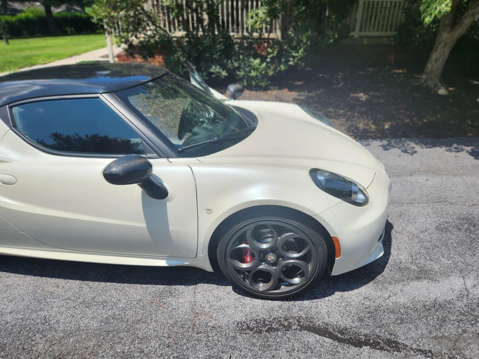 2015 Alfa Romeo 4C Coupe - Image 27 of 31