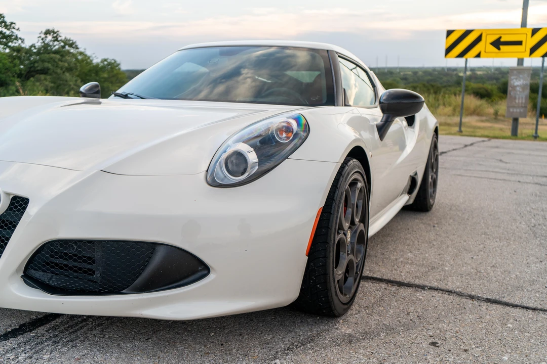 2015 Alfa Romeo 4C - Image 24 of 31